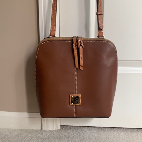 Dooney & Bourke Handbags - Dooney & Bourke Smooth Leather Crossbody/Shoulder